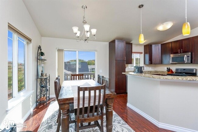 Building Photo - Gorgeous 4 Bedroom Home in West Park!