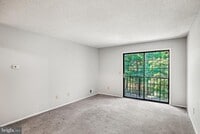 Building Photo - 99 Sussex Pl