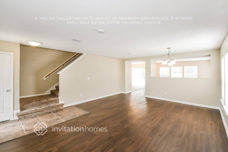 Building Photo - 12192 Pebble Point Dr W