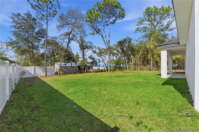 Building Photo - 2275 W Linden Dr