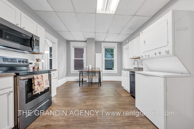 Building Photo - 1826 Rorer Ave SW