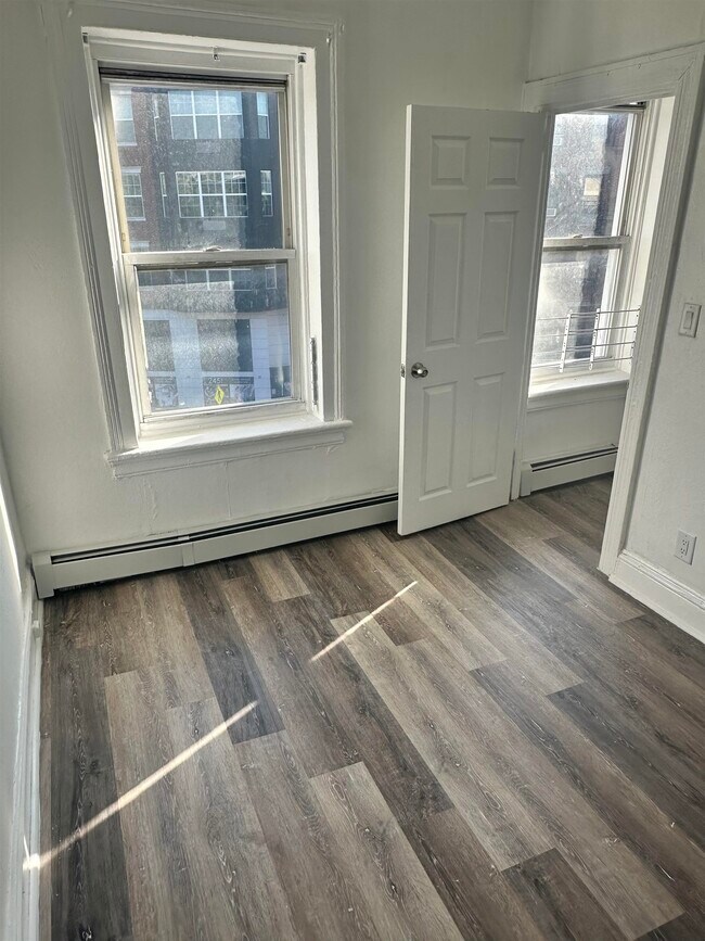 Building Photo - 340 2ND St