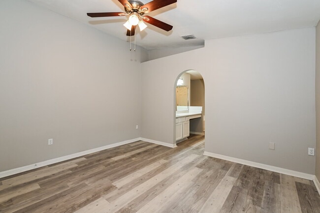 Building Photo - 4139 Woodley Creek Rd