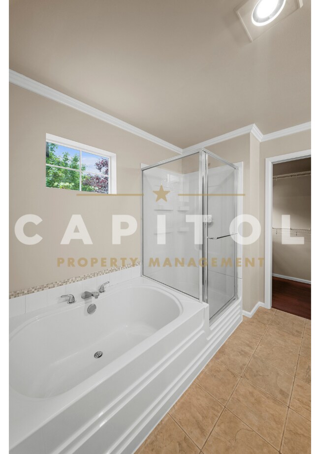 Building Photo - 5800 Balustrade Blvd SE