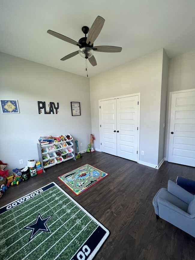 Building Photo - 9183 Helena Dr