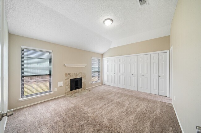 Building Photo - 2610 Lazy Spring Ct