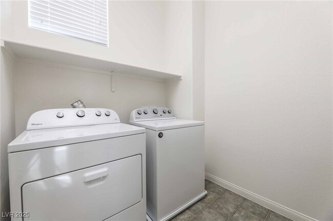 Building Photo - 1525 Spiced Wine Ave