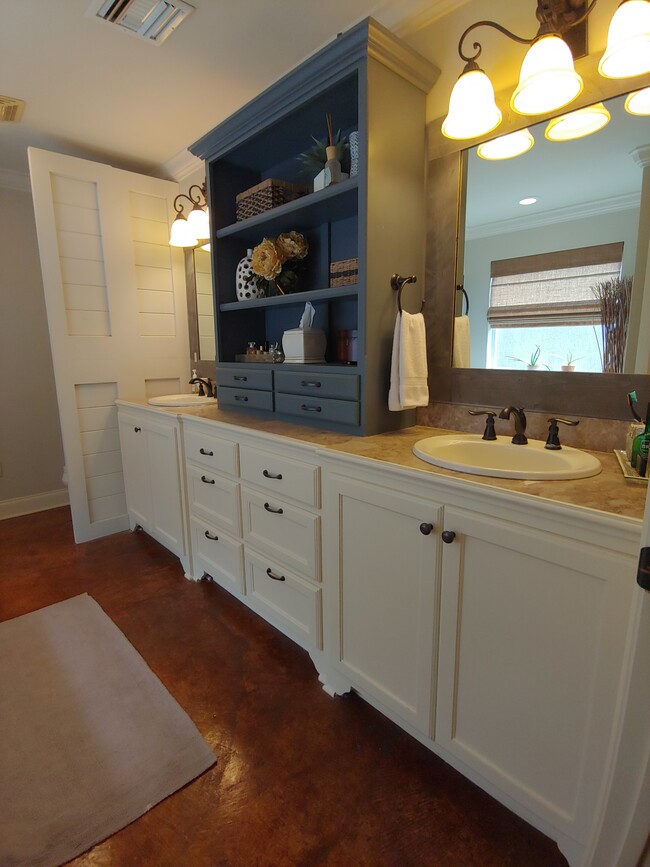 Master Bathroom - 107 Barataria Bay Pt