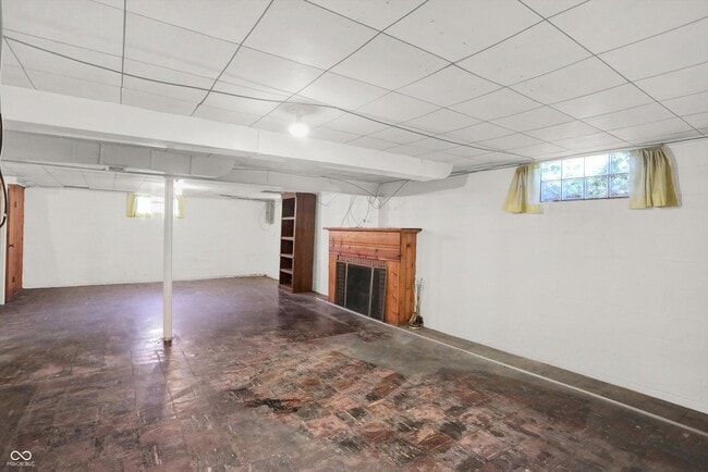 Building Photo - 1240 N Irvington Ave