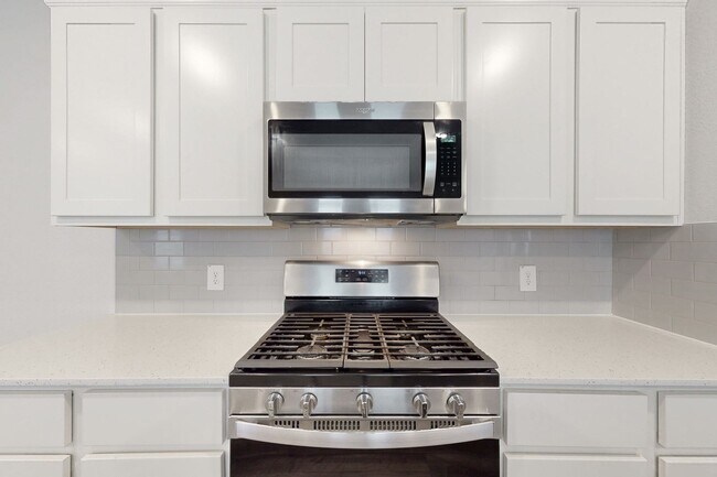 Building Photo - 3 Bedroom, 2 Bath in Midtown Subdivision C...