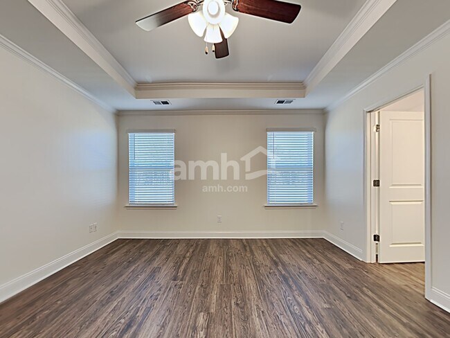 Building Photo - 330 Azore Way