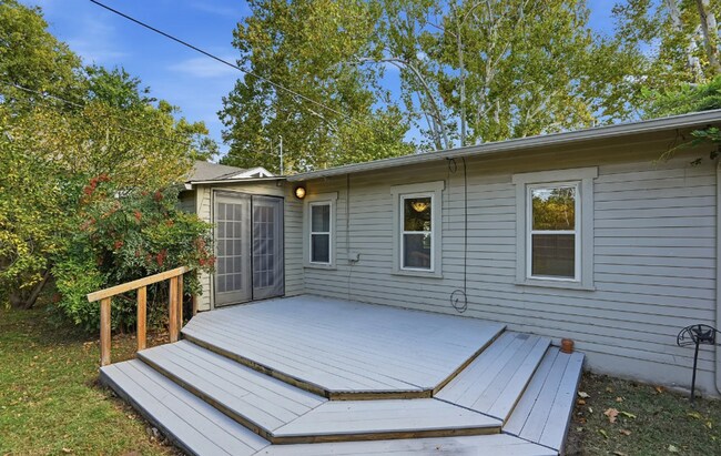 Building Photo - 2 Bed | 1 Bath Near Cherry Street!