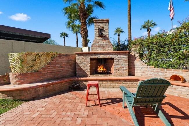 Building Photo - WONDERFUL HISTORIC 5 BED 3 BATH PROPERTY WITH CARRIAGE HOUSE