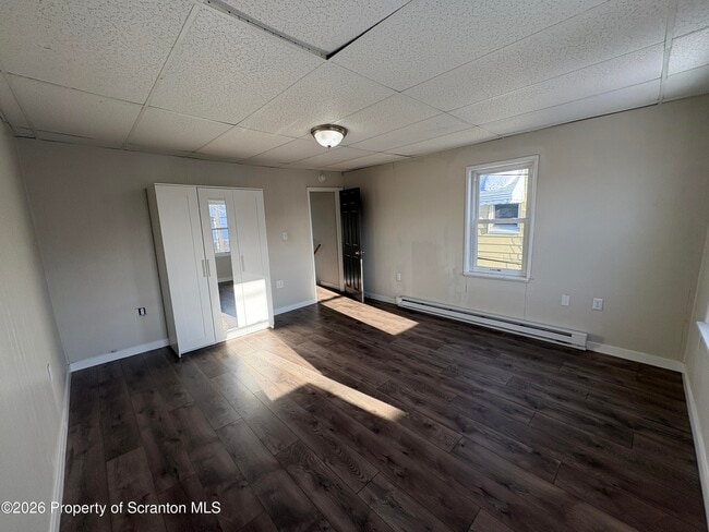 Building Photo - 511 Oak St