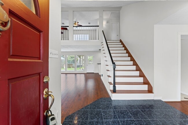 Building Photo - 3202 Kempwood Dr