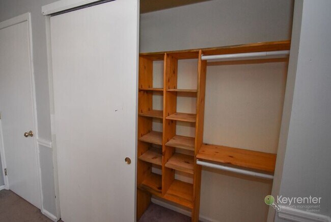 Building Photo - 2585 Jean Dr