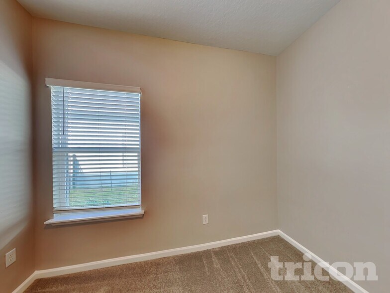 Building Photo - 164 Bloomfield Wy