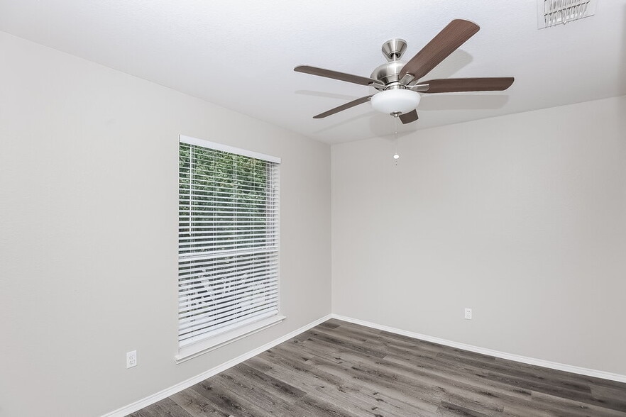 Building Photo - 2308 Overlook Ln