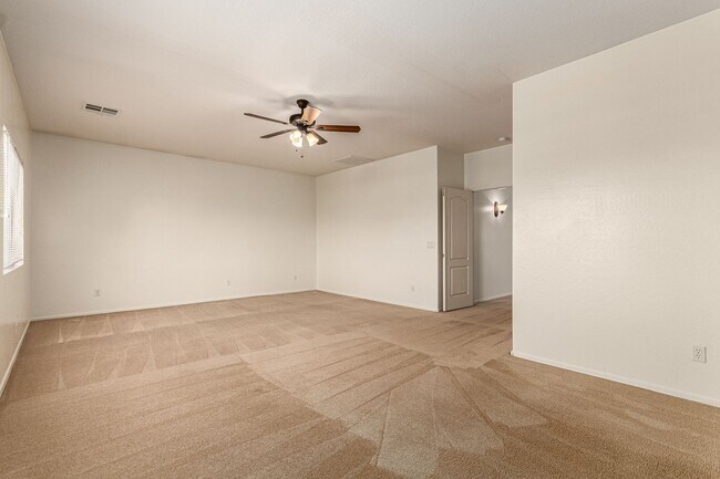 Building Photo - Chandler 4 Bedroom - 2.5 Bathroom with Pri...
