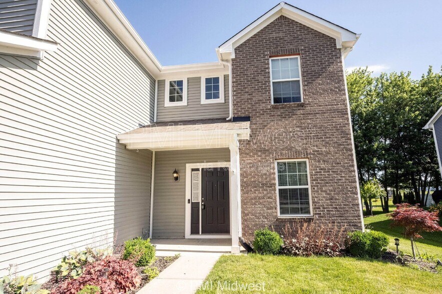 Building Photo - 8802 Benjamin Ln