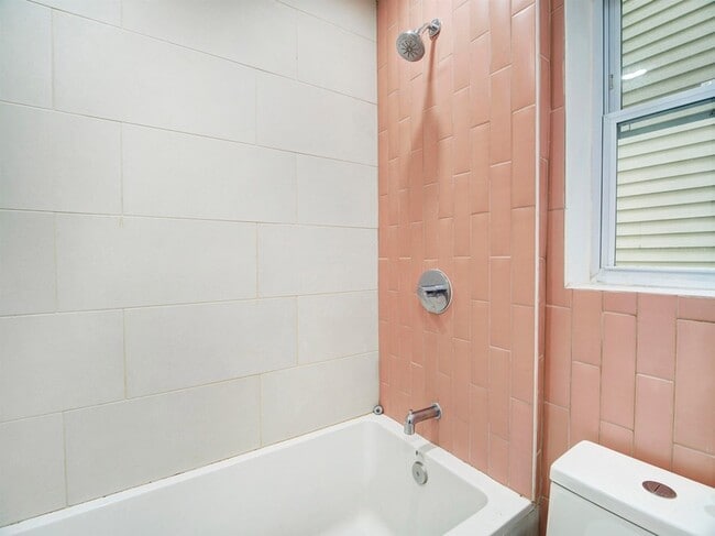 Building Photo - 151 Williams Ave