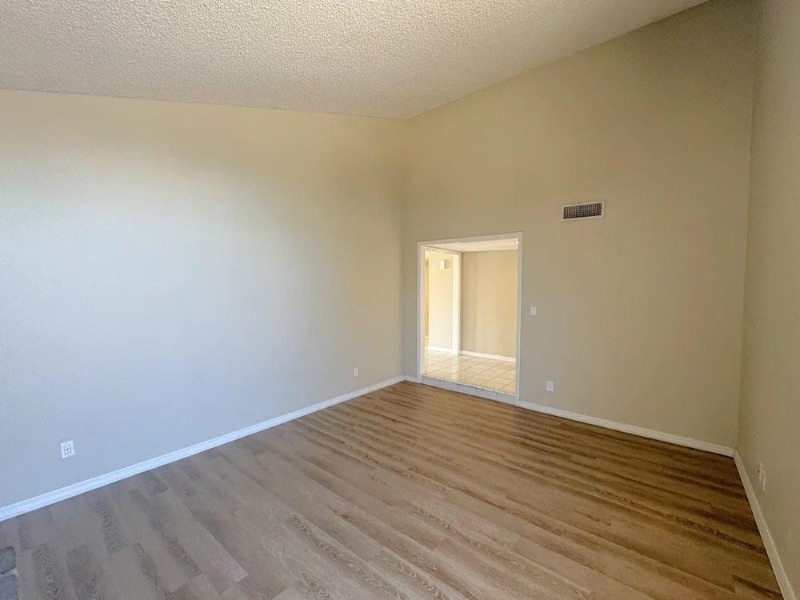 Building Photo - 4637 W Vista Ave