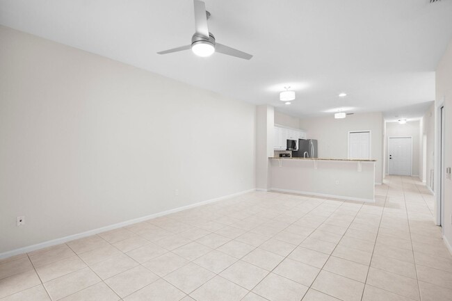 Building Photo - ANNUAL RENTAL - 3 Bedroom, 2 Bath w/ Garag...