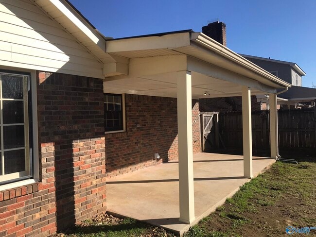 Building Photo - 2246 Westmead Dr SW
