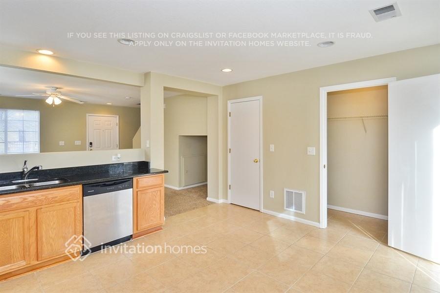 Building Photo - 10100 Glencoe Ct