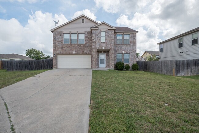 Building Photo - Spacious 4-Bedroom Home in Prime Round Roc...