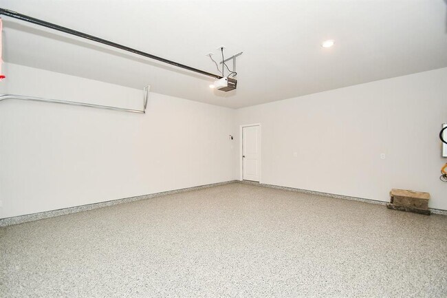 Building Photo - 21835 Erskine Peaks Pl