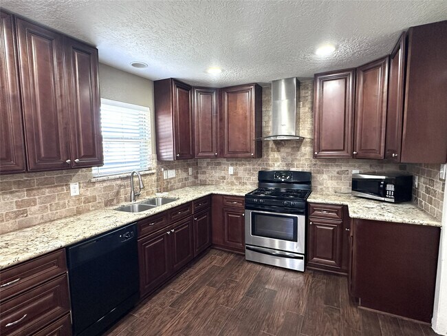 Building Photo - 1766 Maux Dr