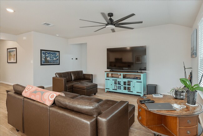 Building Photo - 10741 Yellowtail Blvd