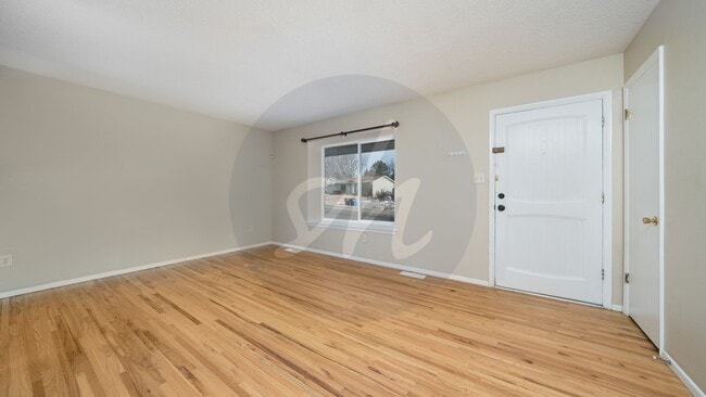 Building Photo - Sunny Ranch Home in Southeast Colorado Springs