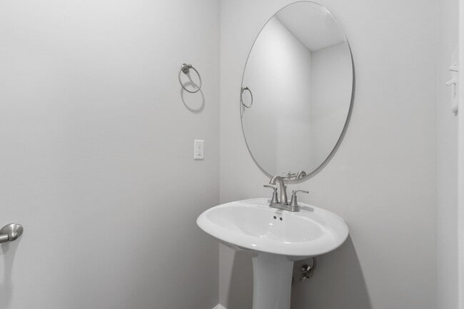 Building Photo - 1162 Old Charlotte Trace