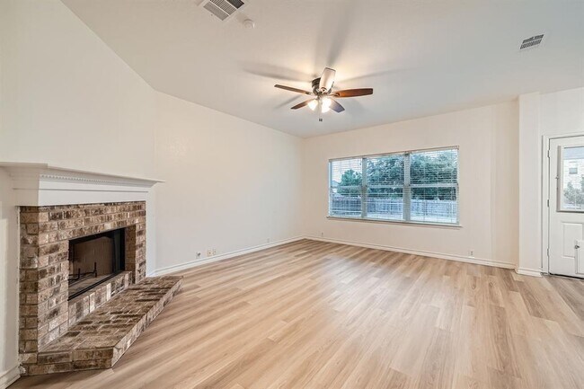 Building Photo - 20840 Silverbell Ln