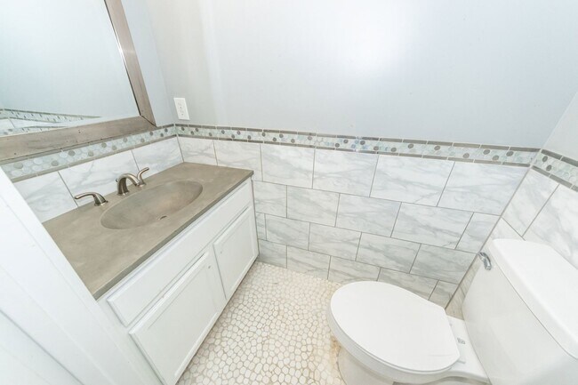 Building Photo - 115 Blackwater Dr