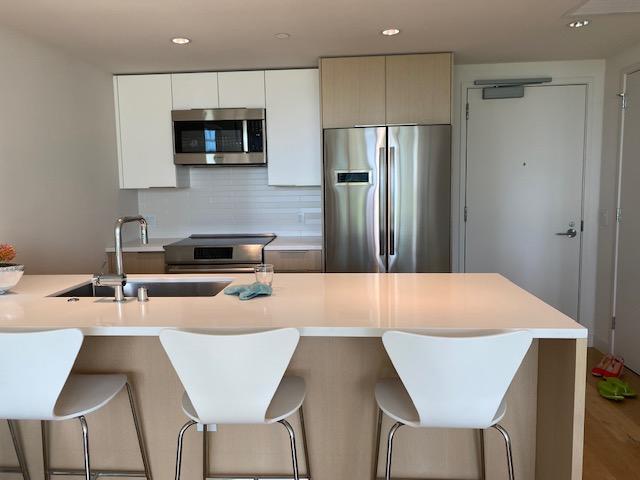 Building Photo - 1001 Queen St