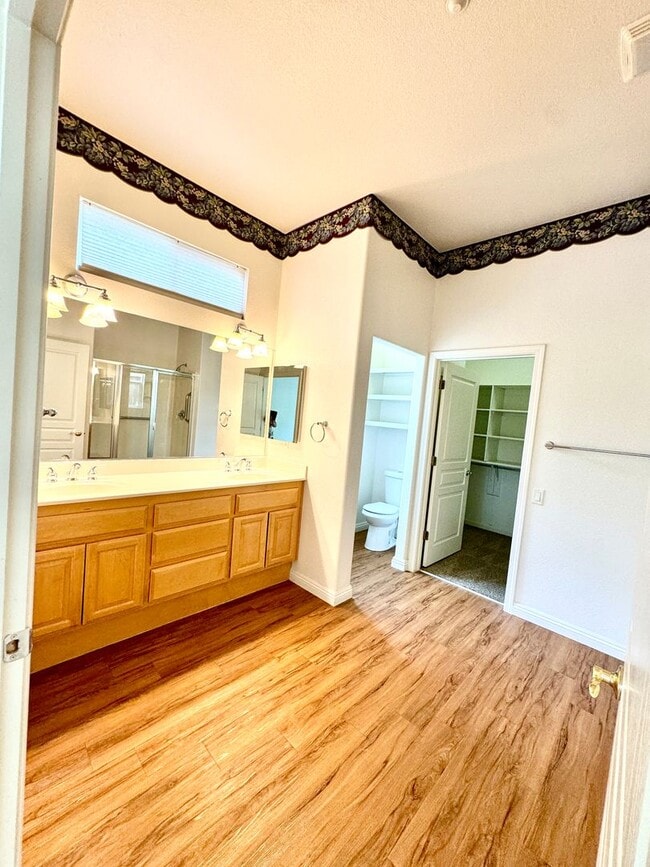 Building Photo - Adult 55+ Lovely Home in Springfield @ Whi...