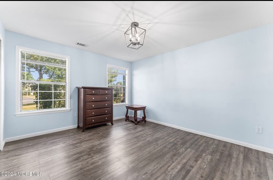 Building Photo - 339 Yorkshire Pl
