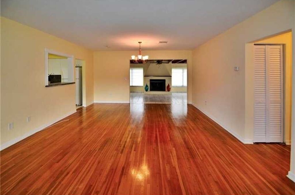 Large Living/Dining Area with Hardwood Floors - 6515 SW 48th St