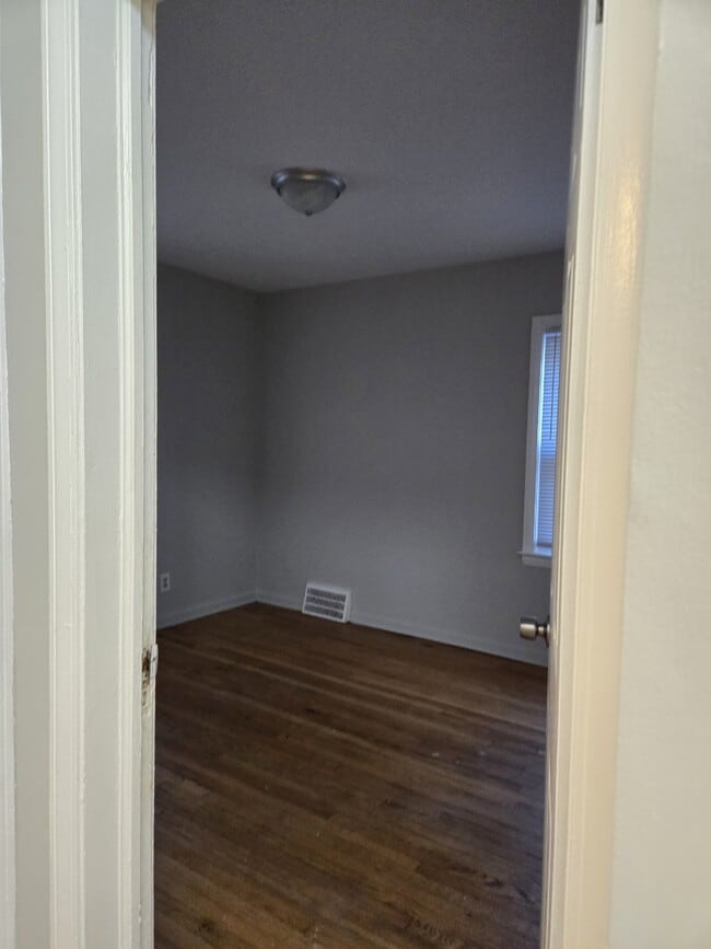 Building Photo - 19758 Fairport St