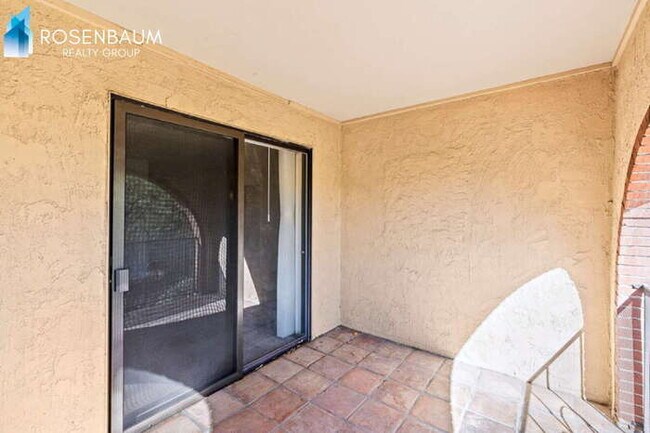 Building Photo - Charming 1-bed, 1-bath second-floor condo unit in the Barcelona Manor Condominiums!