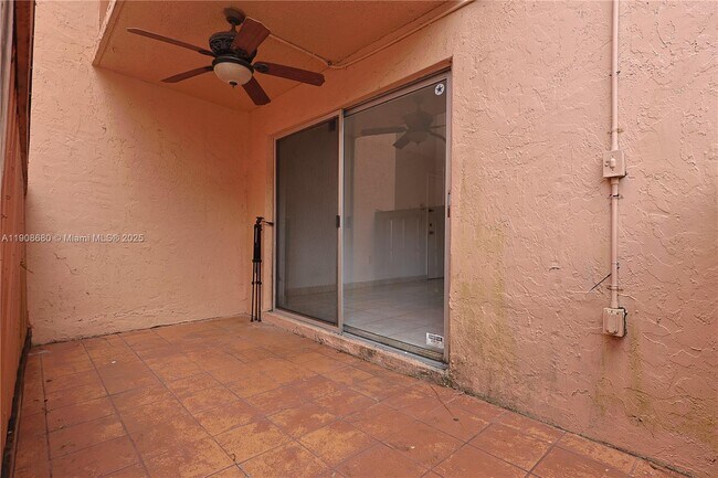 Building Photo - 7230 Fairway Dr