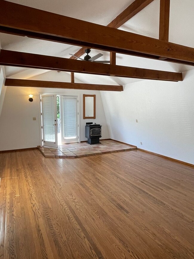 Building Photo - Spacious hilltop home, cul de sac location, fabulous views, Excellent Palo Alto Schools!