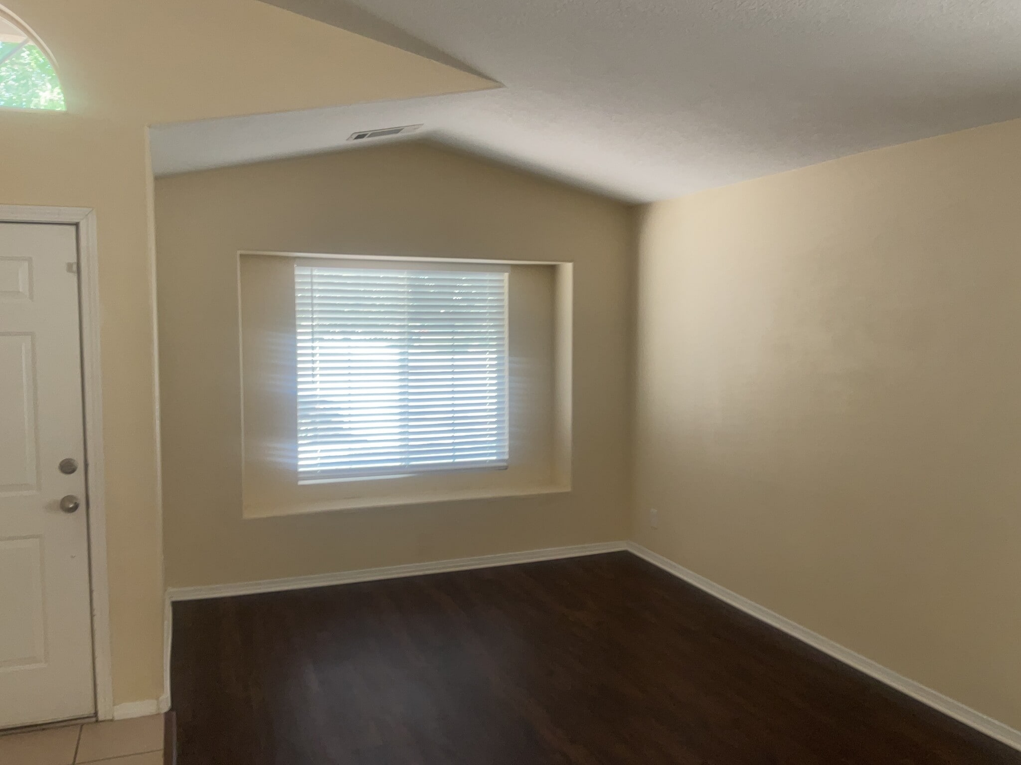 Building Photo - 10400 Calle Chulita NW