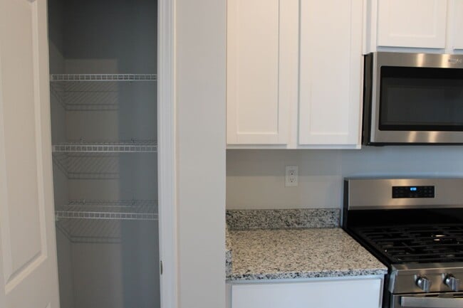 Building Photo - Stunning New Townhome in Aiken