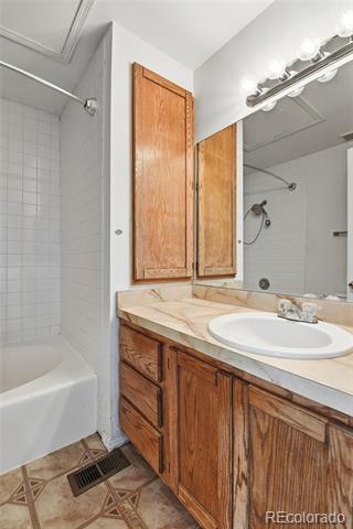 Building Photo - 5041 Garrison St