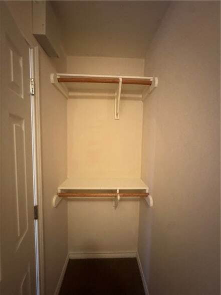 Building Photo - 205 Rugen Ln