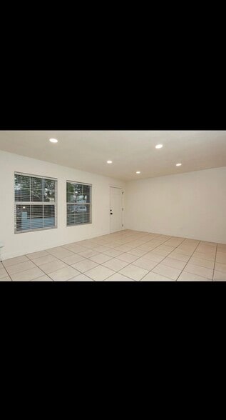 Building Photo - 220 S Pardee St